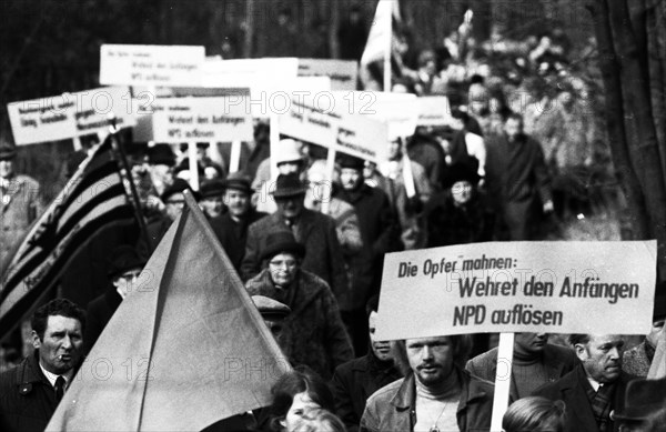 The traditional tribute to murdered Nazi victims on Good Friday 1945 in Rombergpark in Dortmund is also a demonstration