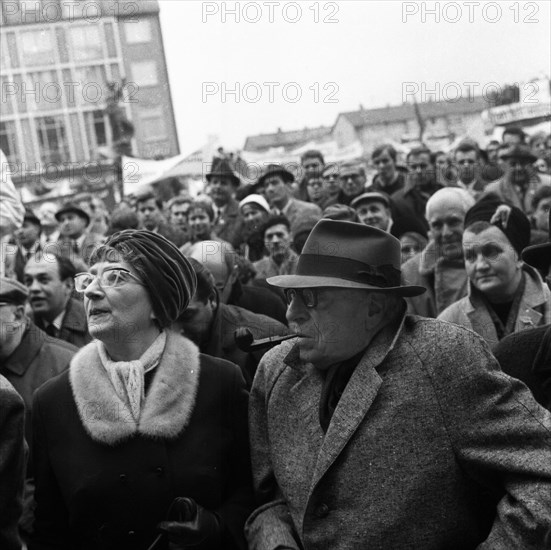 The Congress Emergency of Democracy was a first significant manifestation of the trade unions and other democratic forces against the emergency laws on 30. 10. 1966 at the Roemer in Frankfurt/M. Ernst Bloch