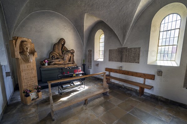 Statue of Father Rupert Mayer by sculptor Michael Vogler and Pieta