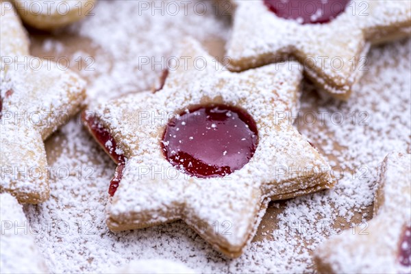 Freshly baked Spitzbuben in the shape of a star