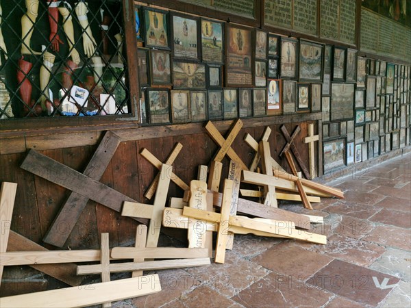 Votive tablets and sacrificial crosses in the circuit around the Chapel of Grace in Altoetting