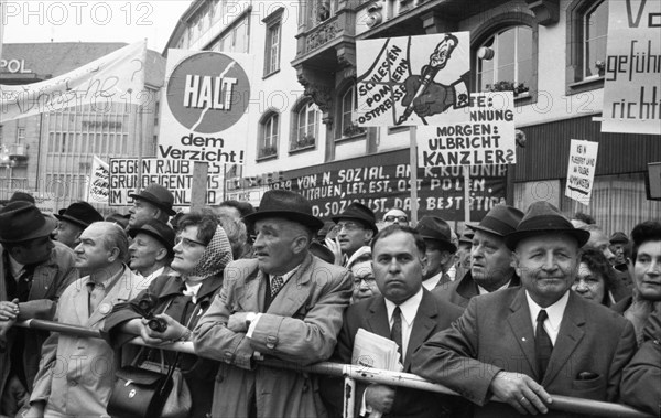 An expellees' rally on 30 May 1970 in Bonn with the NPD