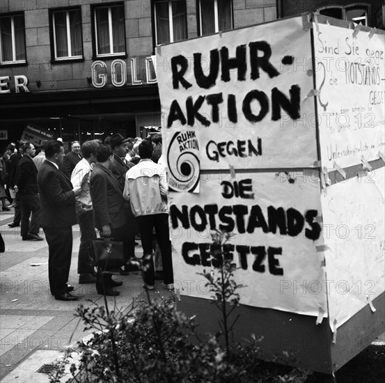 The Ruhr Action against the Emergency Laws in 1968 turned against the emergency legislation with numerous local actions by students