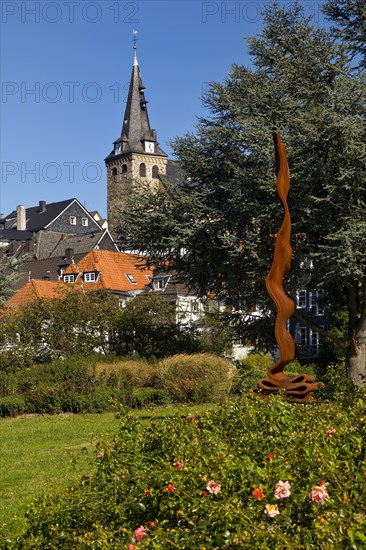 Sculpture entitled The Cloth by Norbert Pielsticker and the Church at the Market