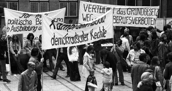 Those affected by the Radical Decree and the occupational bans demonstrated on 10 June 1972 in Bielefeld against the occupational bans