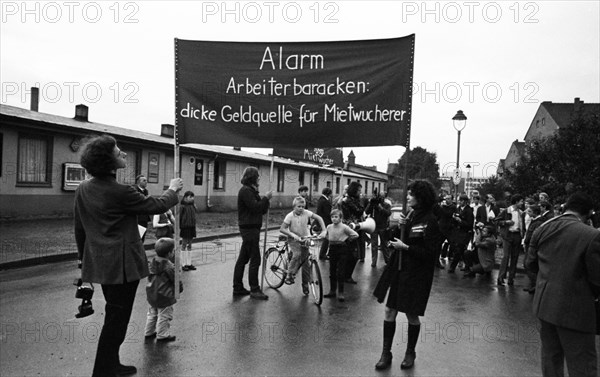 The report in a daily newspaper in Duesseldorf in 1968 about rent-seeking by Turkish guest workers aroused the pastor. The pastor of the Protestant church was agitated and called on his congregation to protest. Protest of the church congregation