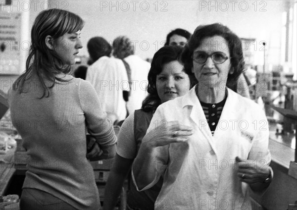 Women's workplaces at Siemens on 22. 11. 1973 during the production of telephone sets in Bocholt