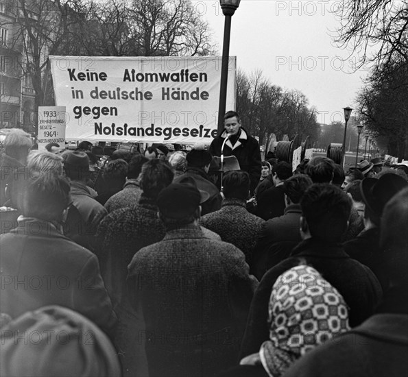 The anti-war day celebrated by trade unions and other democratic organisations was the day of Hitler's entry on 1. 9. 1939