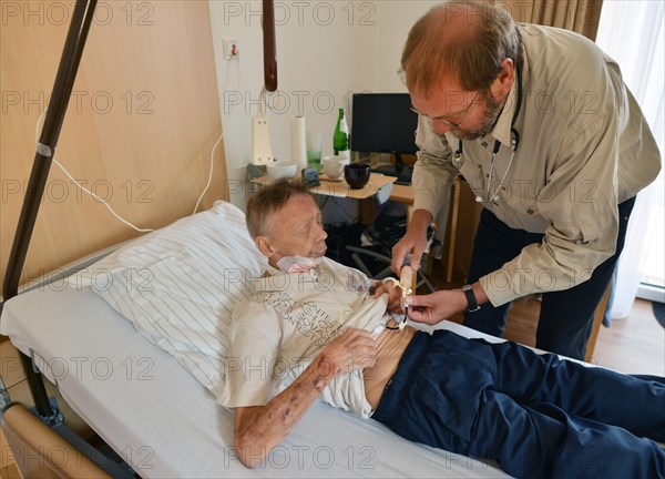 The Mother Theresa Hospice offers its guests a dignified home in a new friendly ambience for the patients in their last stage of life. This patient with carcinoma of the floor of the mouth caused by smoking and alcohol 'may' continue to smoke. Food intake