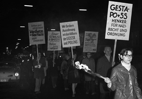 Cologne leftists demonstrated against neo-Nazis and international fascism through the city centre on 10. 11. 1968