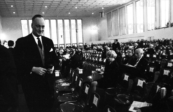 The Federal Assembly elected the new Federal President Gustav Heinemann