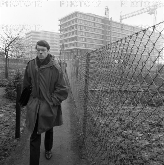 Last construction phase and first establishment of the operation of the Ruhr-Universitaet Bochum lectures in 1965 in Bochum