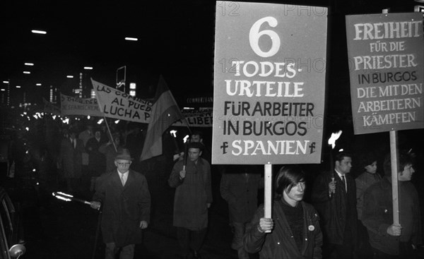 Cologne leftists demonstrated against neo-Nazis and international fascism through the city centre on 10. 11. 1968