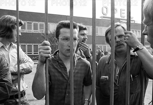 Many workers at the Opel factory in Bochum - here on 23 August 1973 - also took part in the wildcat strikes that swept through many parts of the Ruhr region