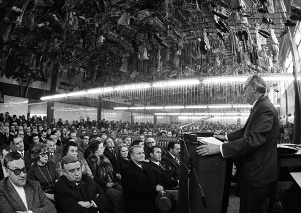 A workers' meeting in the wash-house of the Monopol colliery on 18 November 1973 in Kamen was replaced by a demonstration against the closure of the colliery