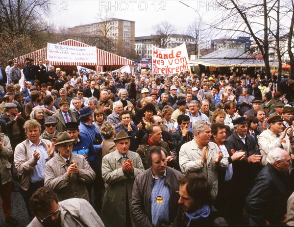 Bonn. DGB demonstration on section 116 on the right to strike on 17. 4. 1986