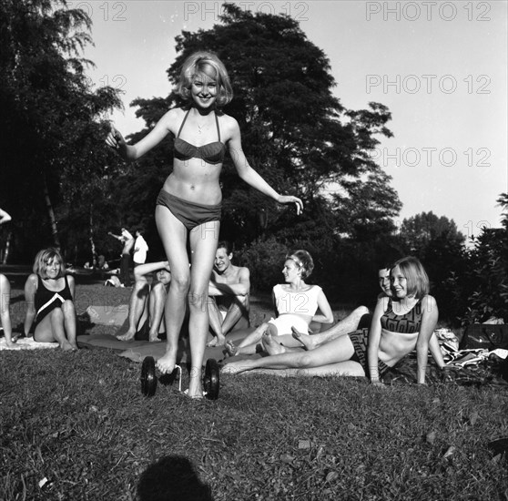 Shopping on Westenhellweg and leisure in Dortmund's open-air swimming pool with Twisty