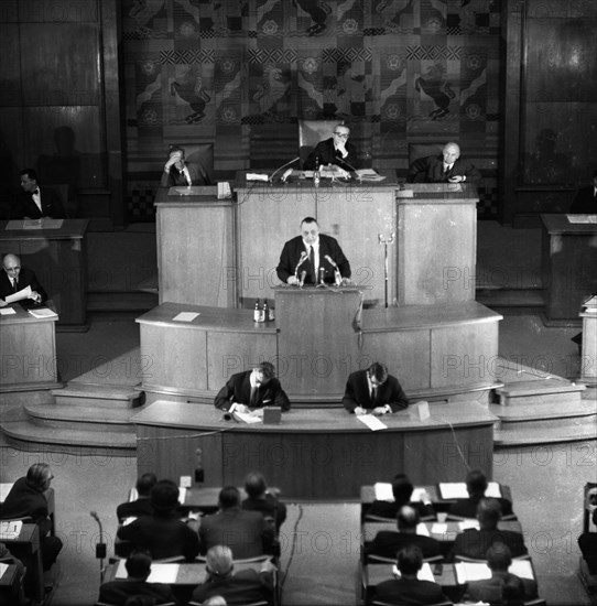 Session of the North Rhine-Westphalian Parliament in 1965 in Duesseldorf