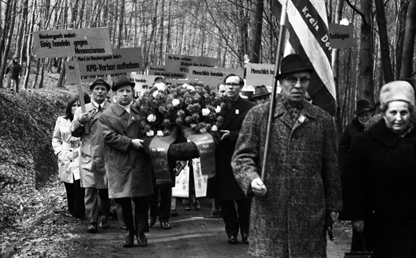 The traditional tribute to murdered Nazi victims on Good Friday 1945 in Rombergpark in Dortmund is also a demonstration