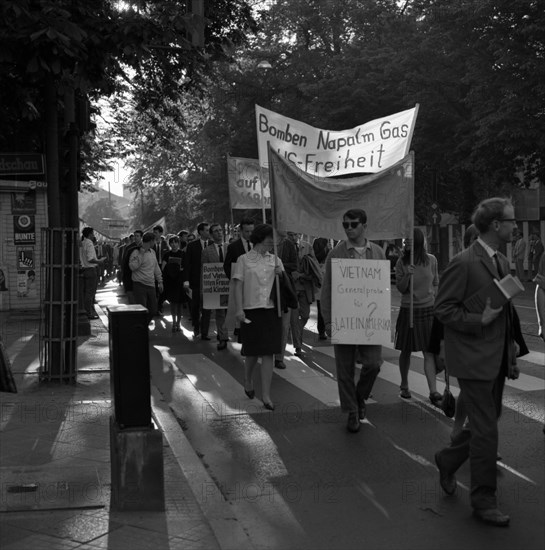 Congress of the student organisation SDS Sozialisischer Deutscher Studentenbund at the University of Frankfurt/M. on 22. 5. 1966