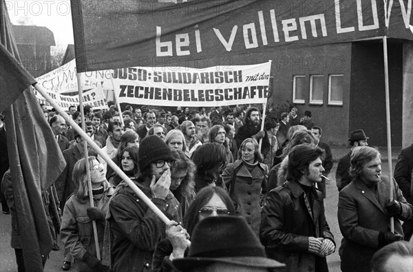 A workers' meeting in the wash-house of the Monopol colliery on 18 November 1973 in Kamen was replaced by a demonstration against the closure of the colliery