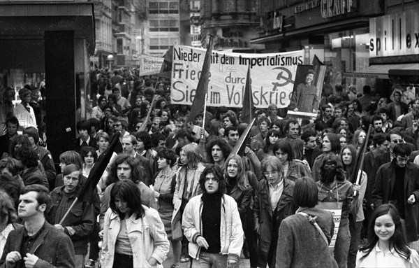 Mainly students demonstrated for a hands off Laos in 1970 in Bonn against the deployment of the US army in Indochina. . Maoists