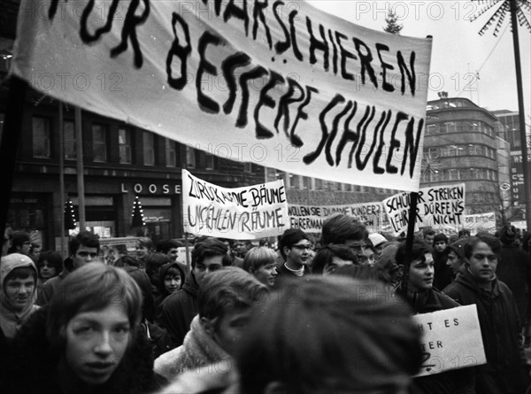 Students in the Ruhr area in the years 1965 to 1971 demonstrated in the Ruhr cities of Dortmund