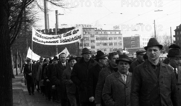 Trade union activities in the years 1965 to 1971 on the subject of co-determination and Montanmitbestimmung in the Ruhr area