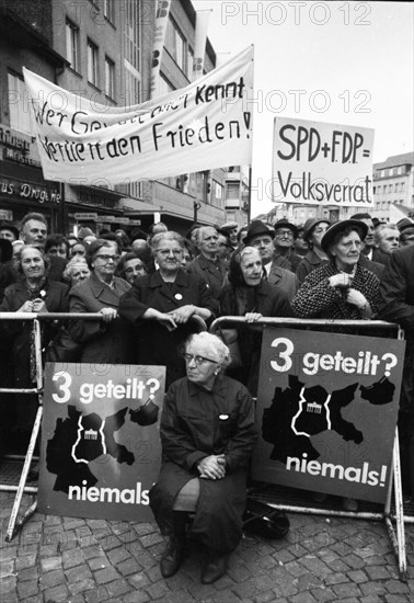 An expellees' rally on 30 May 1970 in Bonn with the NPD