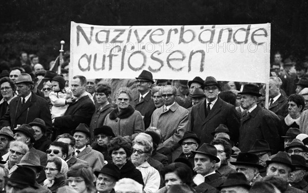 The honouring of the dead by the Nazi regime on Good Friday 1945