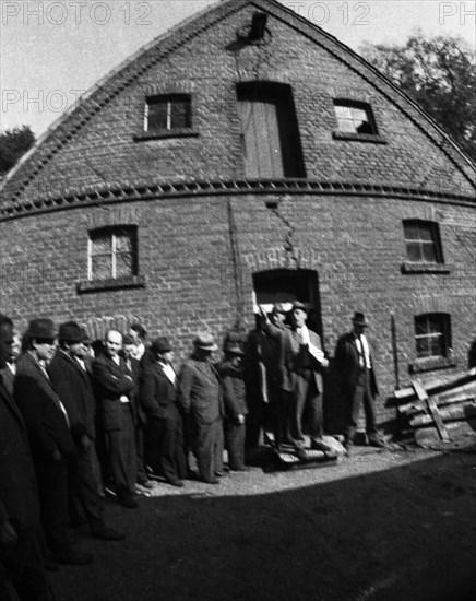 The auction of a bankrupt farm on 22. 09. 1971 in Greven in Muensterland