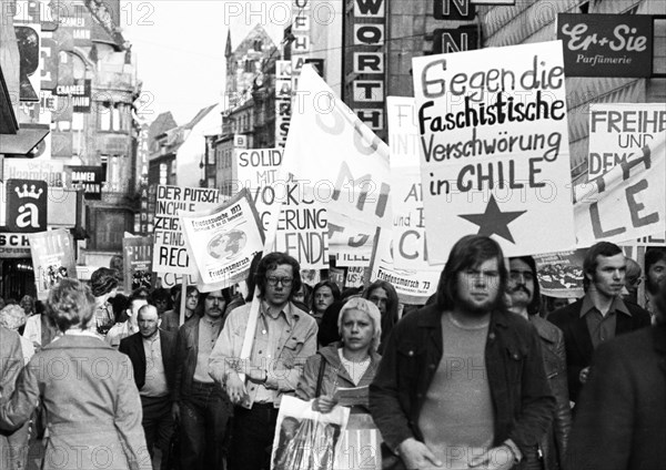 Against the military coup in Chile and for the preservation of democracy