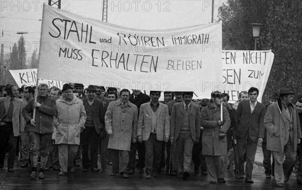 Employees of the Duesseldorf -Reisholz steel and tube works demonstrated on 6 November 1973 in Langenfeld-Immigrath against the loss of jobs