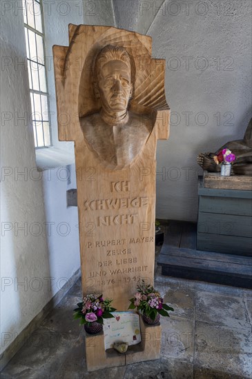 Statue of Father Rupert Mayer by sculptor Michael Vogler