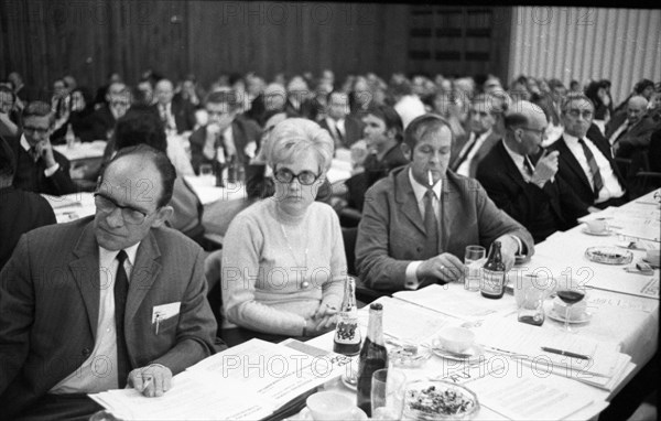 The Party Congress of the German Peace Union