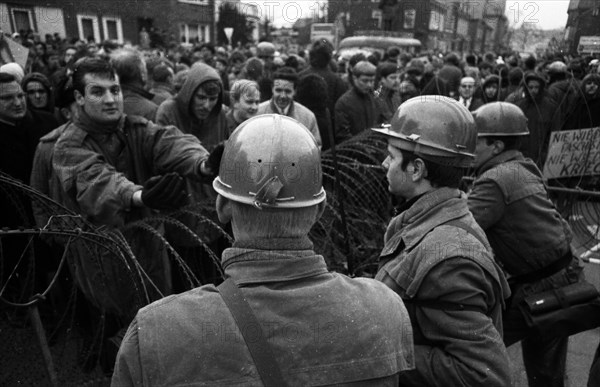 Several hundred demonstrators