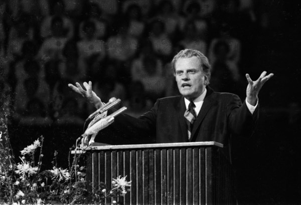 Performance and show by US revivalist Billy Graham on 2. 4. 1970 at the Westfalenhalle Dortmund