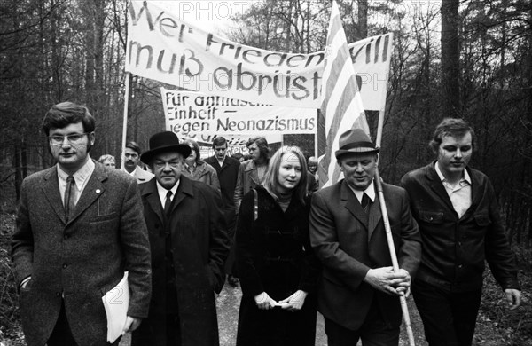 The honouring of the dead by the Nazi regime on Good Friday 1945