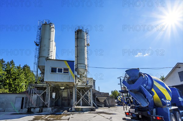 Steel silos and truck mixer