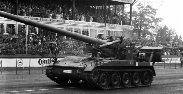 Parade of the Bundeswehr on the 20th anniversary of the founding of NATO in April 1969 at Dortmund Airport