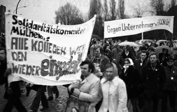 The dismissal of workers at the Mannesmann factory after a spontaneous strike not led by the union provoked protests by Mannesmann workers in Duisburg and other locations on 7 November 1973 and solidarity from workers at other factories