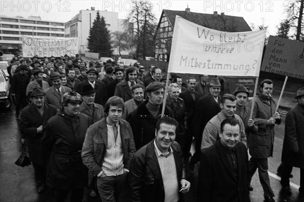 Employees of the Duesseldorf -Reisholz steel and tube works demonstrated on 6 November 1973 in Langenfeld-Immigrath against the loss of jobs