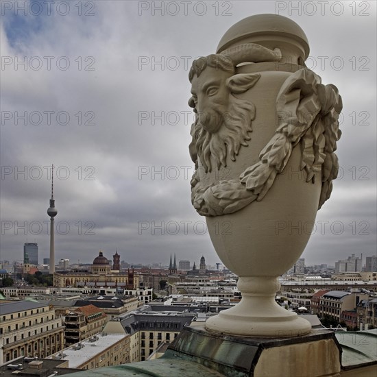 City panorama with the TV Tower and the Humboldt Forum