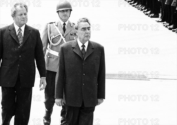 The visit of the Soviet head of state and party leader Leonid Brezhnev to Bonn from 18-22 May 1973 was a step towards easing tensions in the East-West relationship by Willy Brandt. Willy Brandt