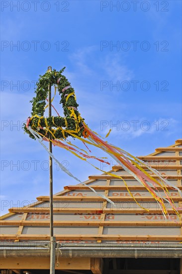 Topping-out wreath at a topping-out ceremony for a single-family house