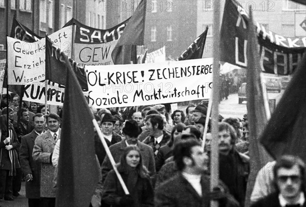 A workers' meeting in the wash-house of the Monopol colliery on 18 November 1973 in Kamen was replaced by a demonstration against the closure of the colliery