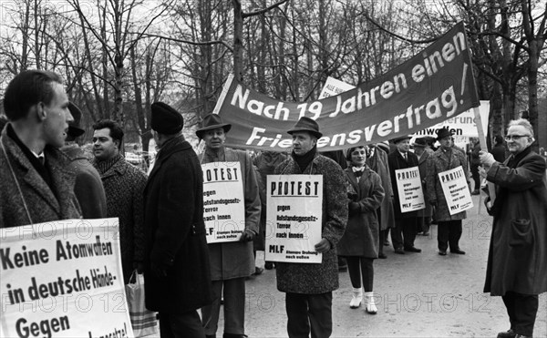 The peace movement demonstrated in Bonn on 16. 6. 1965 against the emergency laws and nuclear weapons