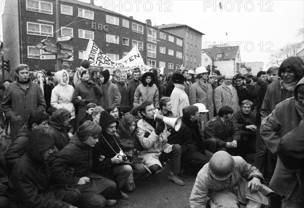 Several hundred demonstrators