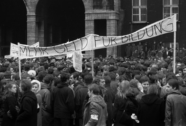 Students in the Ruhr area in the years 1965 to 1971 demonstrated in the Ruhr cities of Dortmund