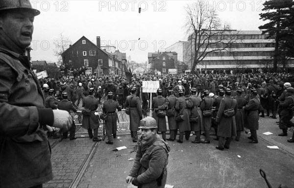 Several hundred demonstrators